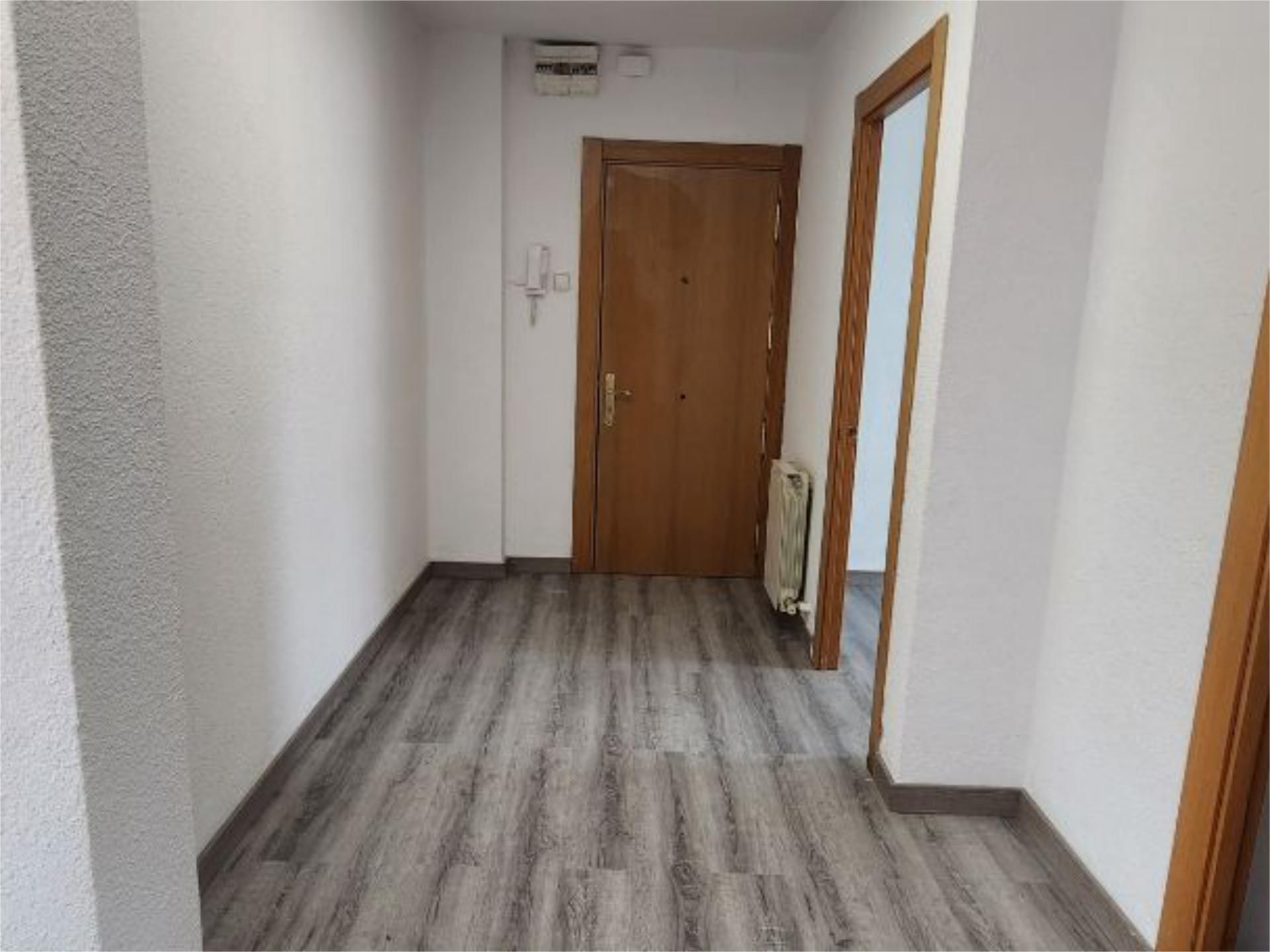 Piso en  Calle de María Lostal 32 - Foto 2