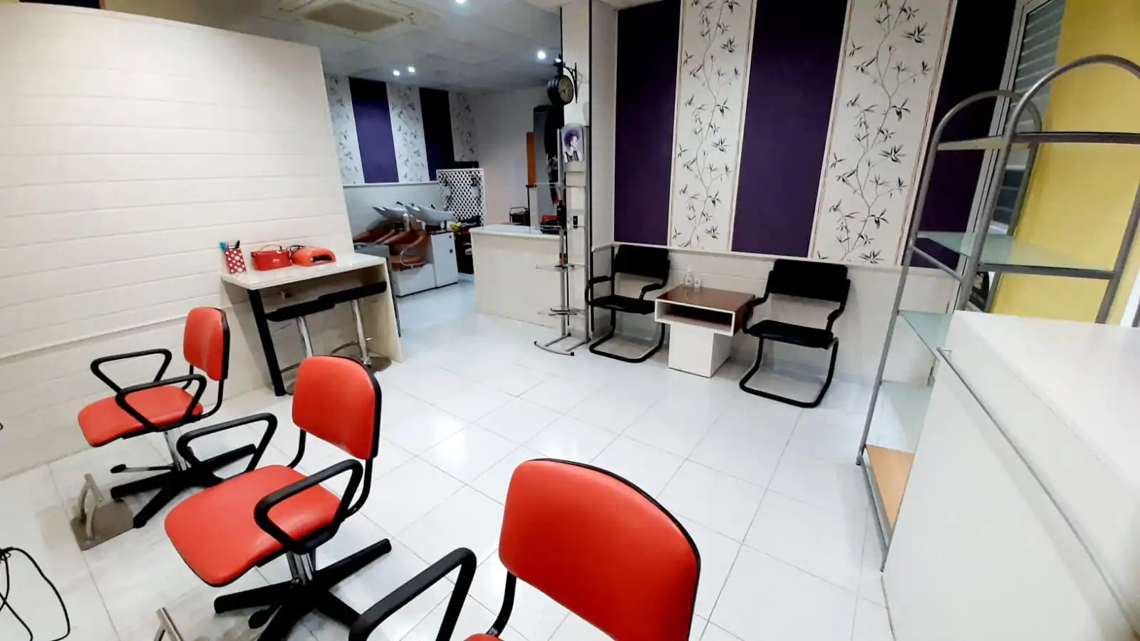 Local comercial en  Carrer de Francesc Layret 26 - Foto 2