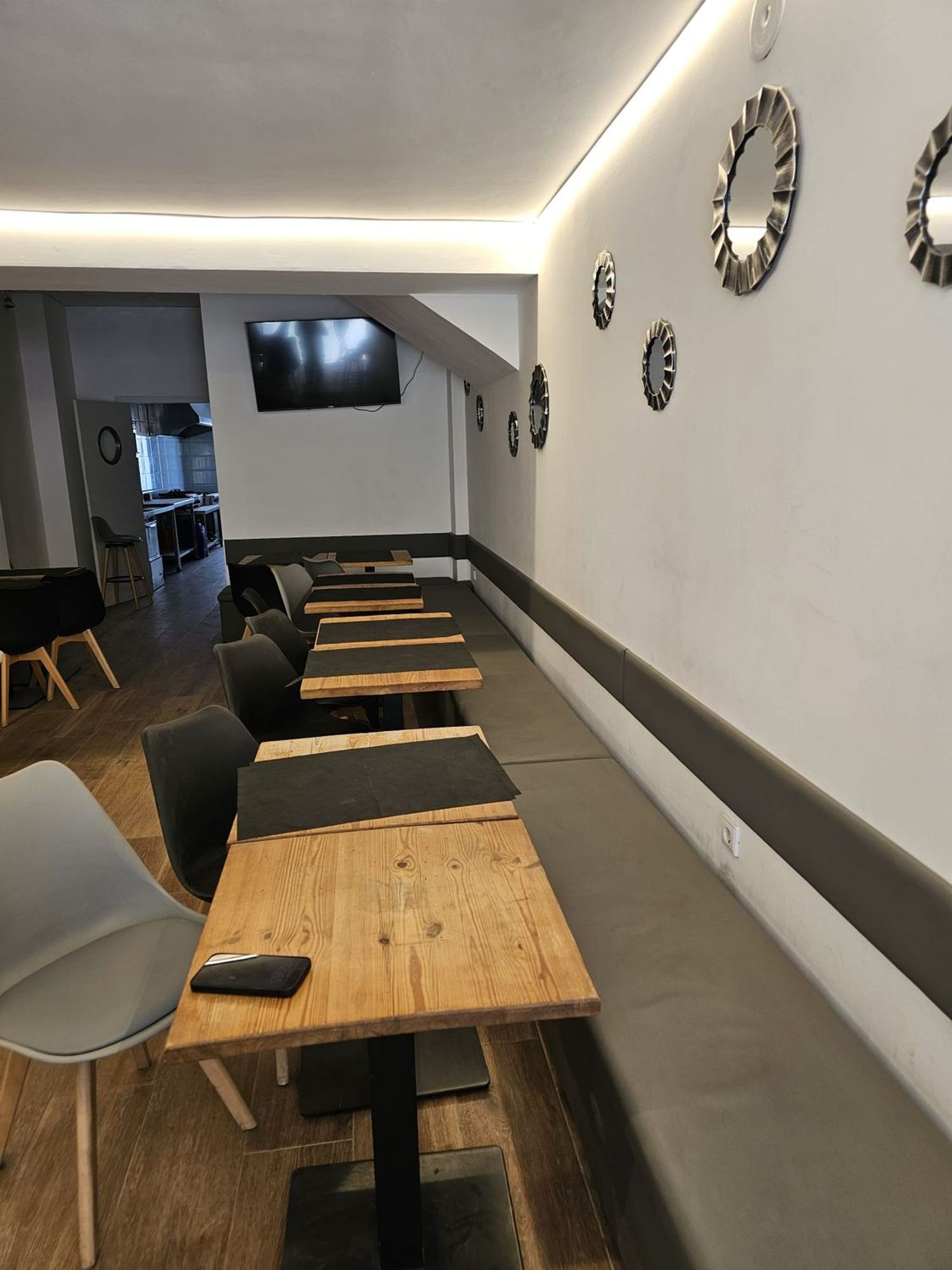Bar, bocatería en traspaso en Calle de Bernat Descoll, 52 - Foto 3