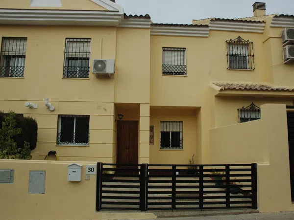 Chalet adosado en Calle Practicante Rafael Tovar, 28, Aljamar, Aljamar - Foto 1