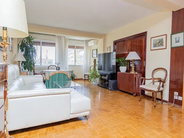 Piso en avenida de Bruselas, 54