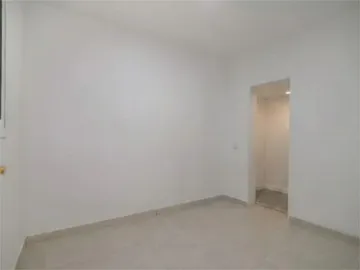 Piso en  Carrer de Rodrigo Caro 40 - Foto 3