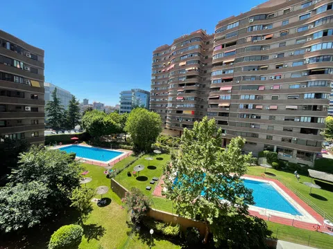 Estudio en avenida Badajoz, 3