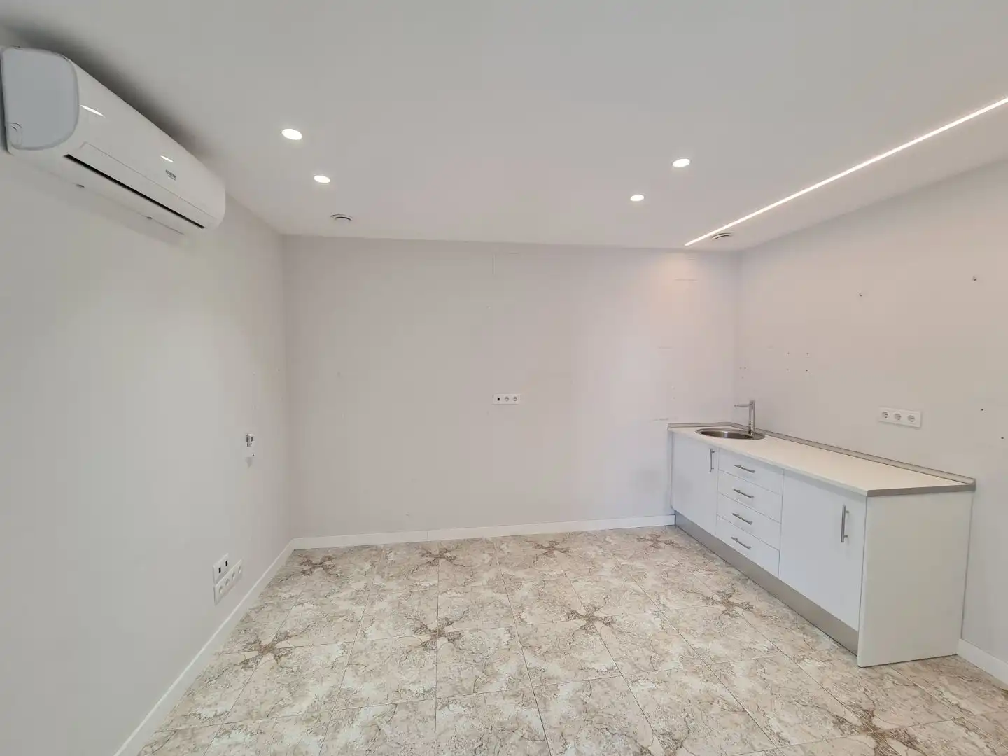 Local comercial en  Carrer Jacint Verdaguer 32 - Foto 24