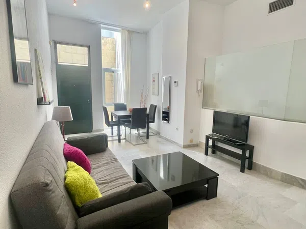 Piso en Calle Conde de Barajas, 28, Plaza de la Gavidia-San Lorenzo - Foto 2