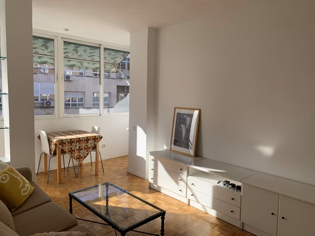 Piso en  Calle de la Infanta Mercedes 68 - Foto 4