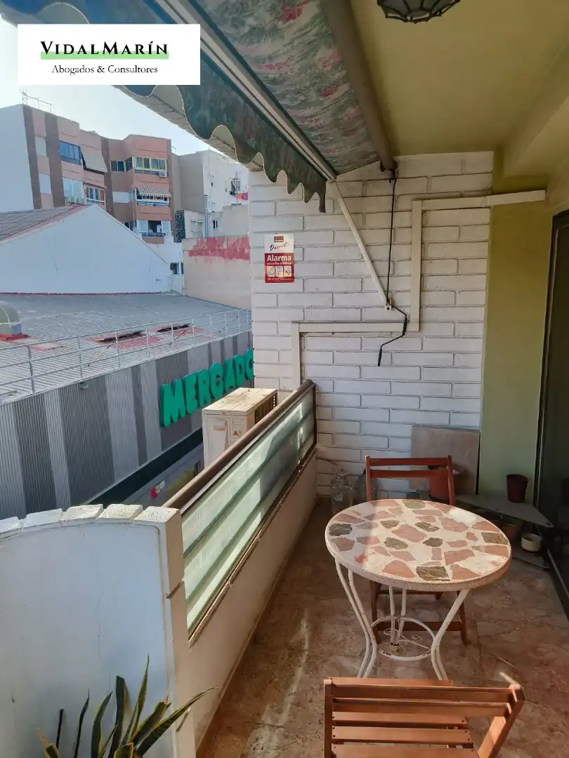 Piso en  Calle del Arquitecto Vidal 7 - Foto 3