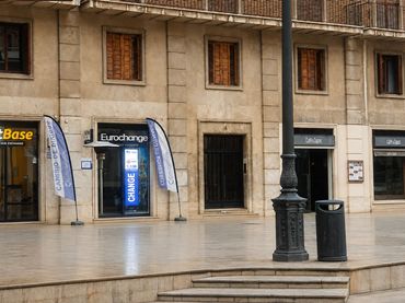 Local comercial en  Plaça de la Mare de Déu 4 - Foto 1
