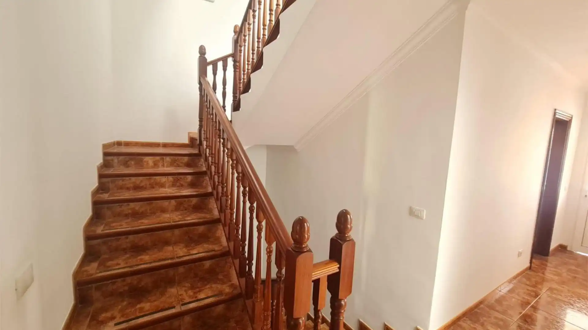 Casa adosada en  Calle Leonor Monteverde 11 - Foto 6