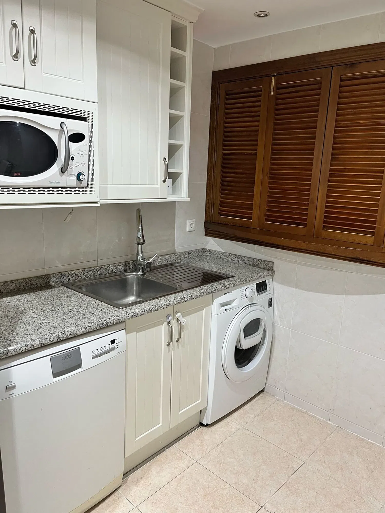 Piso en calle Valle del Roncal, 3 - Foto 10