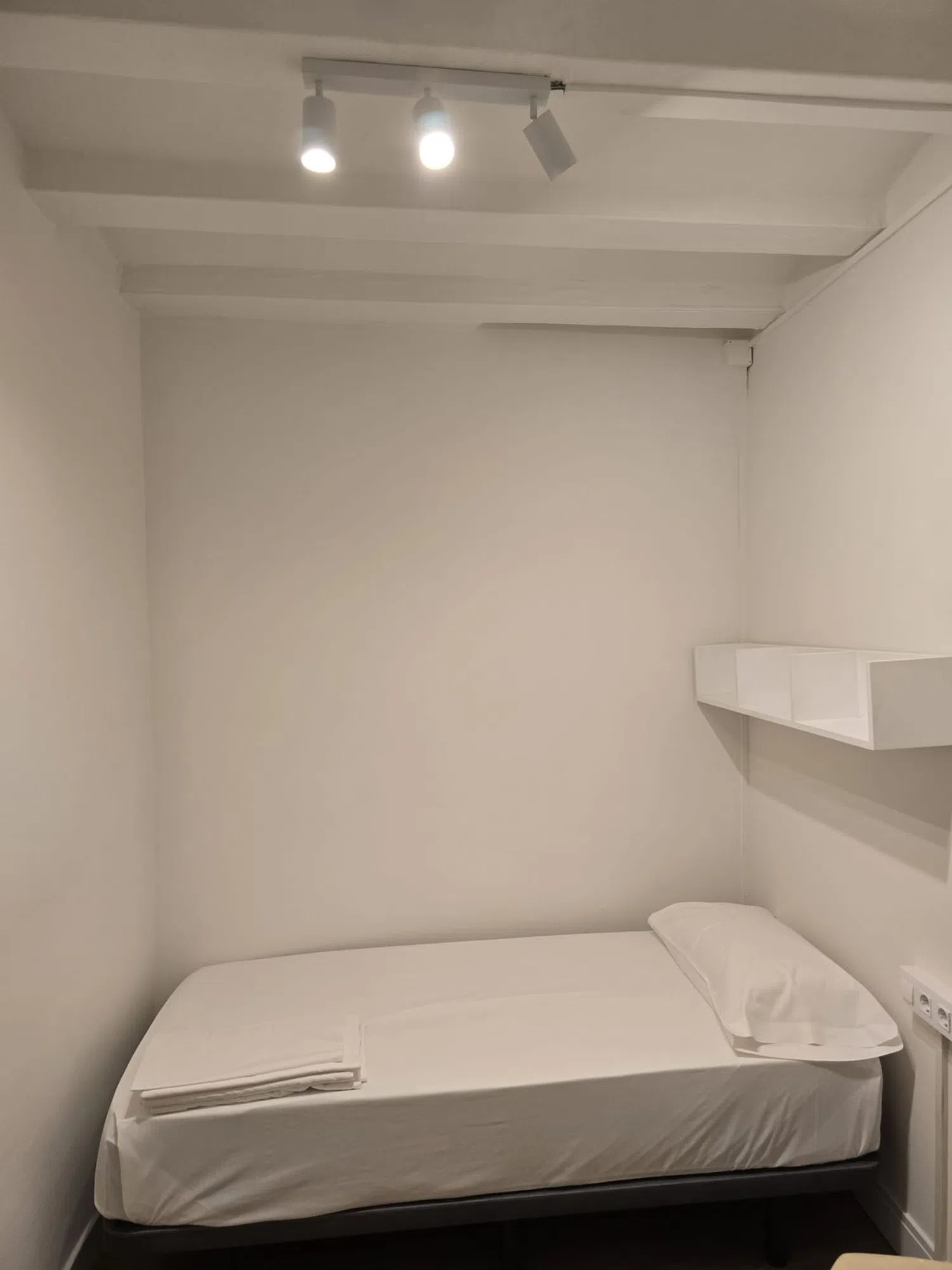 Piso en calle Nou de la Rambla, 90 - Foto 1