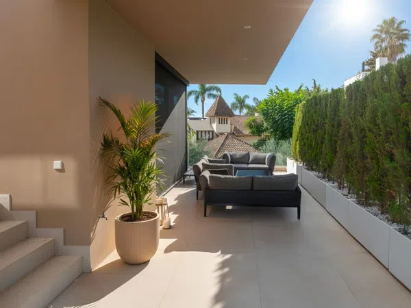 Casa independiente en Barrio La Carolina-Guadalpín - Foto 30