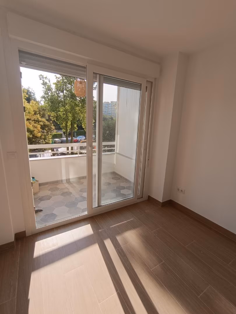 Piso en  Calle Pirineos 19