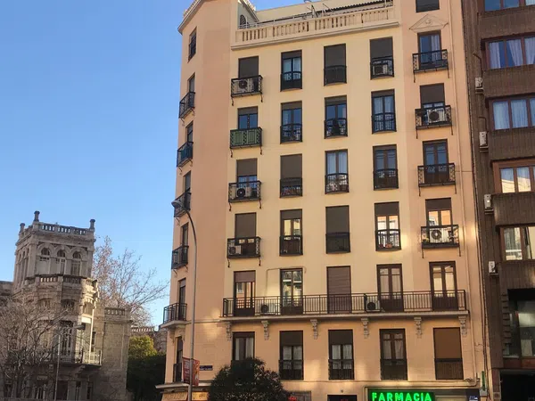 Piso en calle de Raimundo Fernández Villaverde, 16
