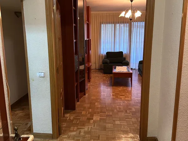 Piso en Reyes Católicos