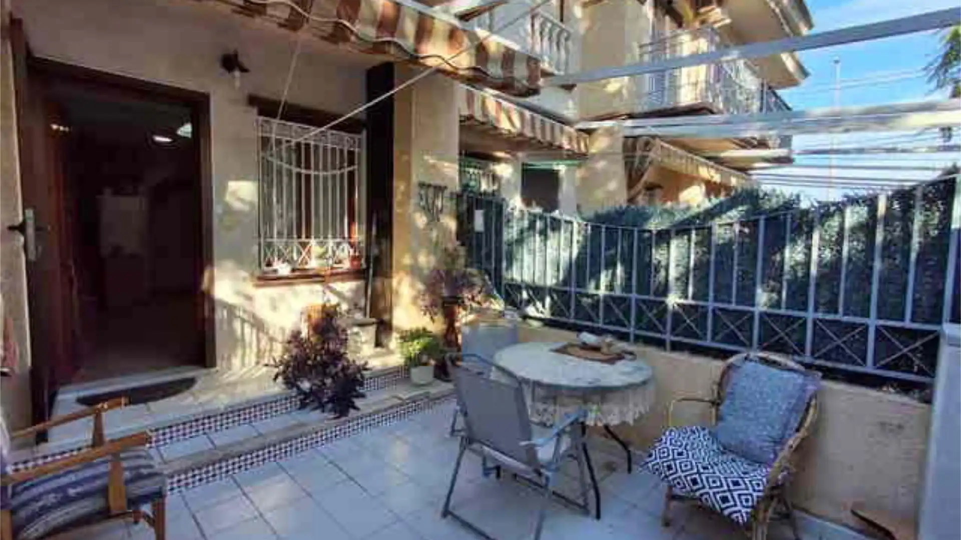 Casa adosada en zona del museo de la Mar - Foto 2