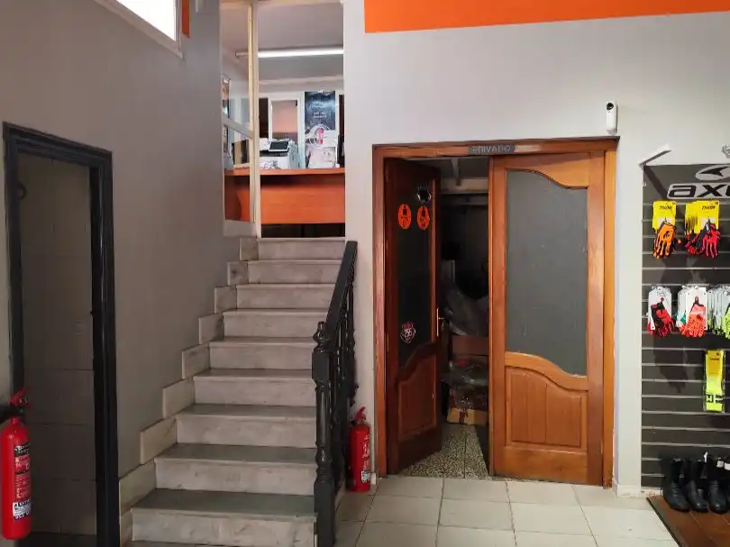 Local comercial en  Avenida Arias de Velasco 28 - Foto 9