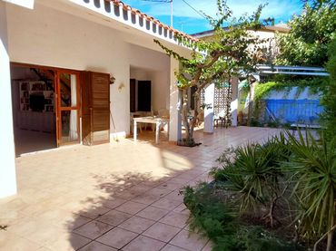 Planta baja en  Calle de los Porches 16 - Foto 1