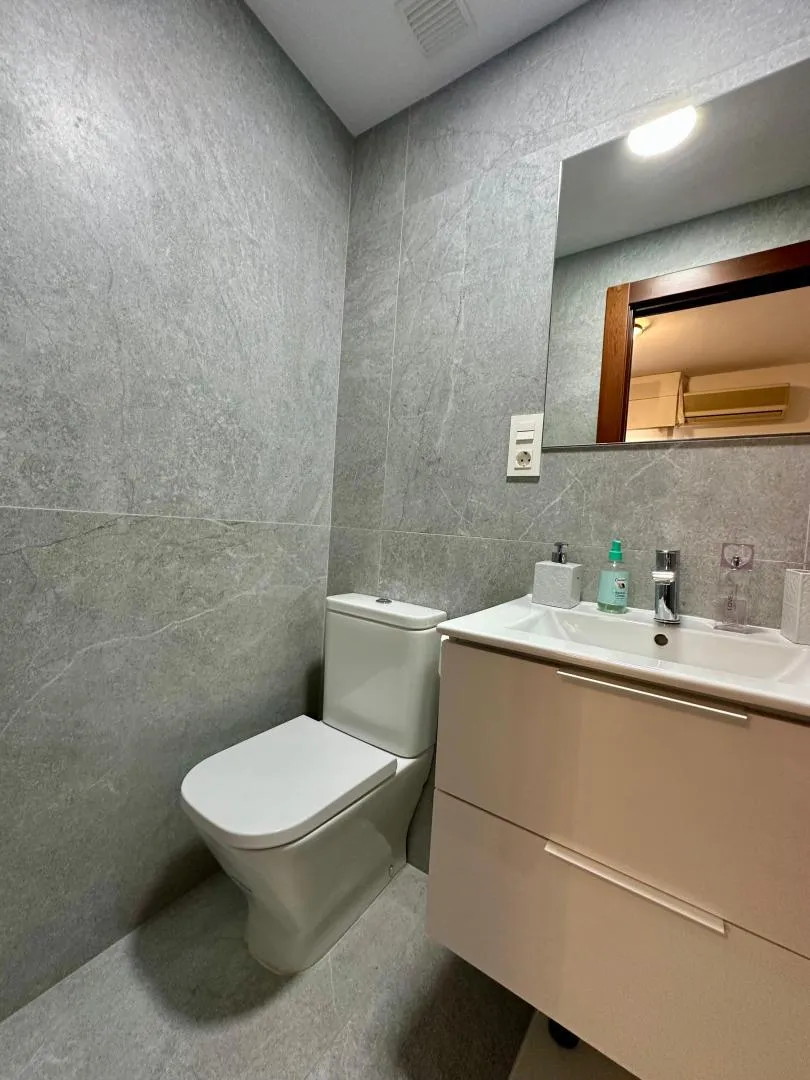 Piso en  Calle Torre de Peralada 3 - Foto 9