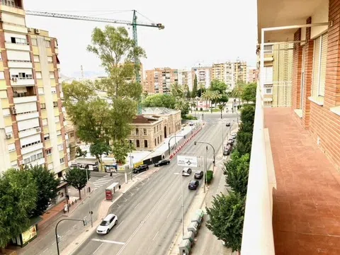 Piso en avenida General Primo de Rivera, 18