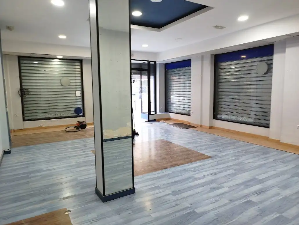 Local comercial en  Calle Alfambra 4 - Foto 3