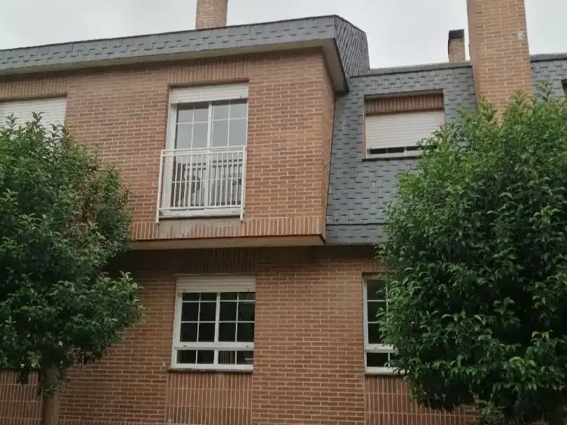 Chalet en  Calle Wenceslao Fernández Flórez 5 - Foto 2