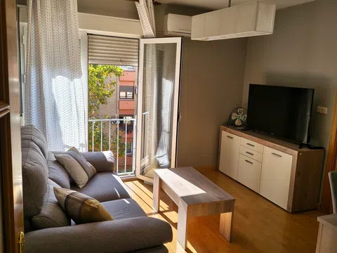 Piso en avenida de las Fuerzas Armadas, 8