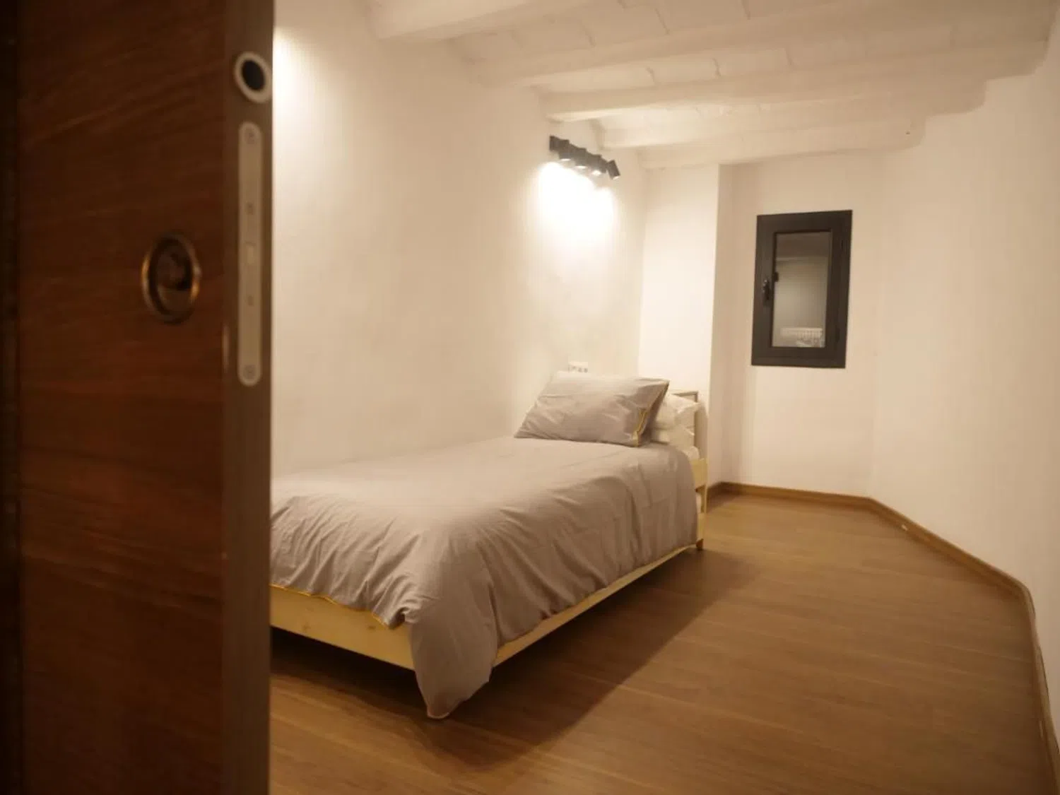 Estudio en calle de la Riereta, 18 - Foto 4