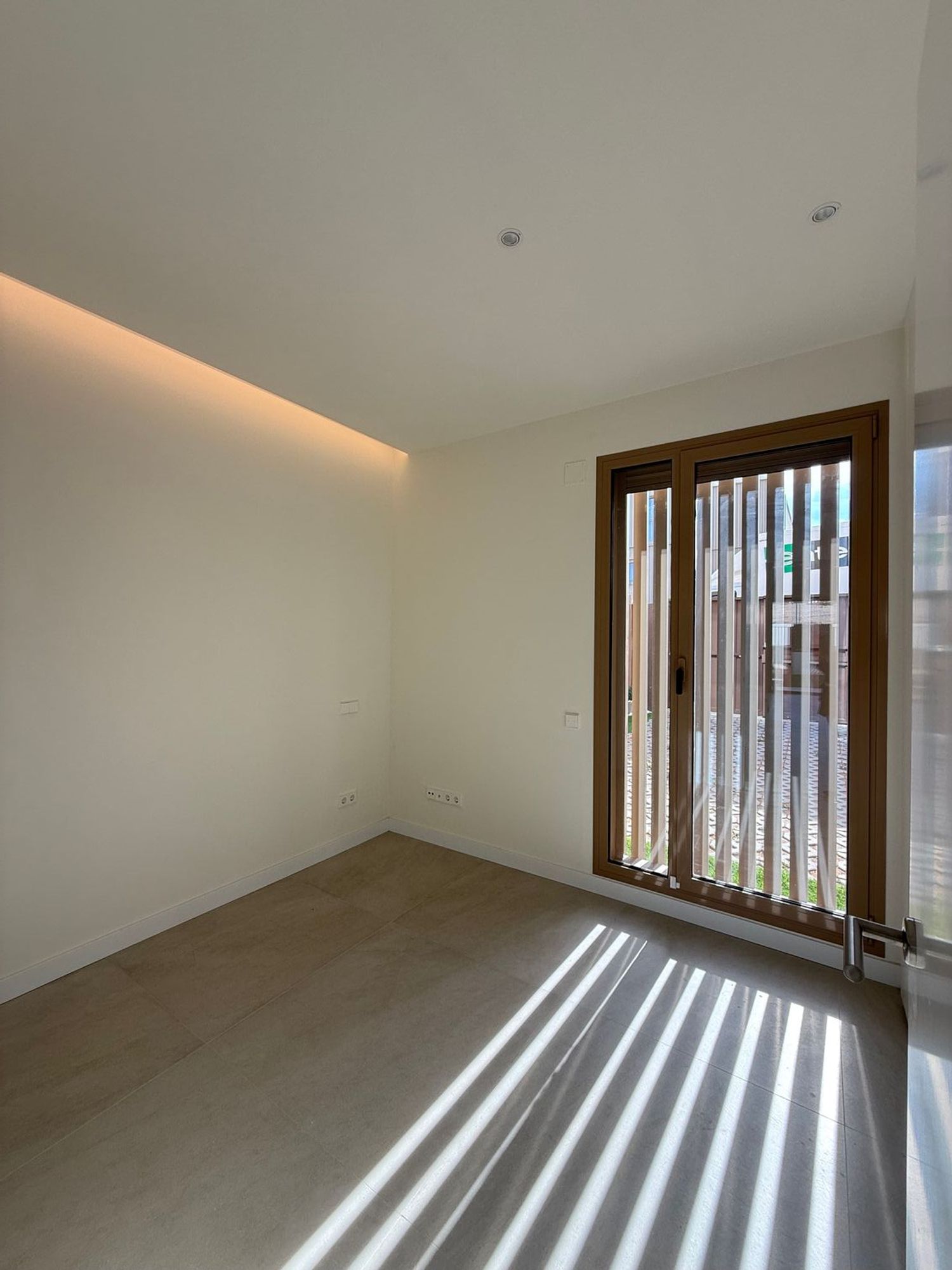 Chalet adosado en Calle Torres de Quart - Foto 17