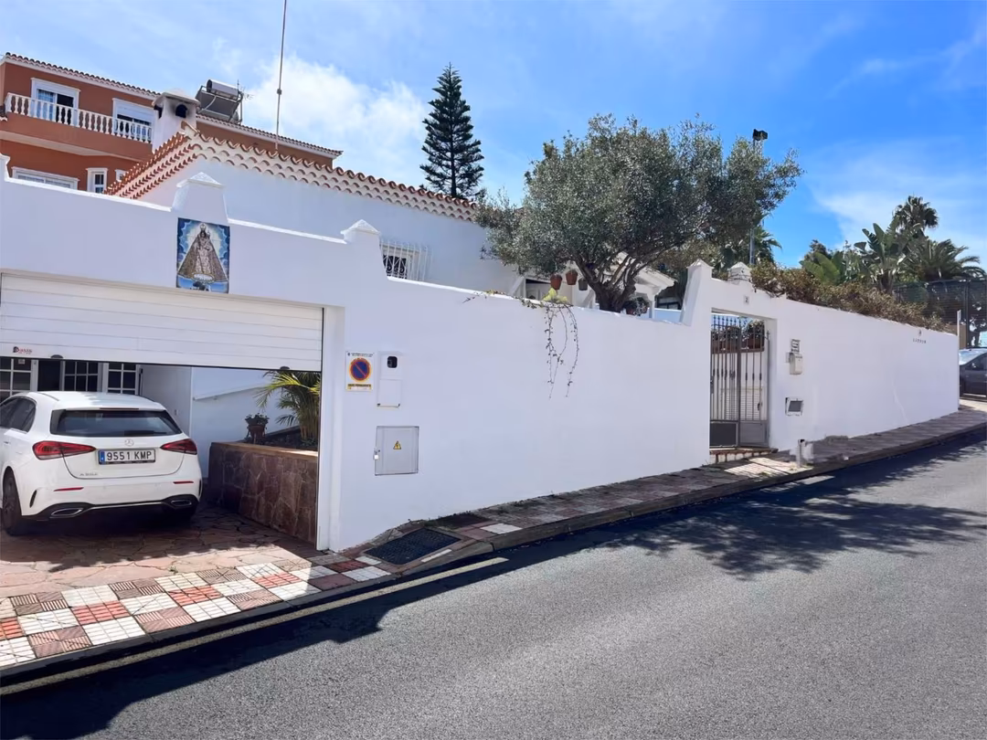 Chalet en  Calle Cardón 23