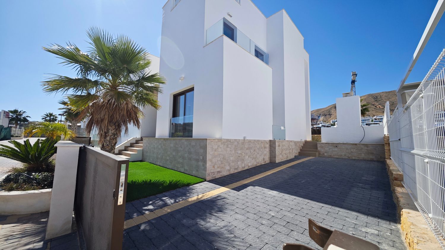 Casa independiente en calle d'Equador, 15 - Foto 4