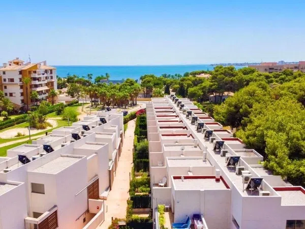 Chalet adosado en Calle Mar Rizada, 9, Punta Prima, Punta Prima - Foto 1