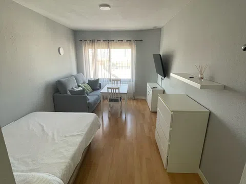 Estudio en calle Salado, 4