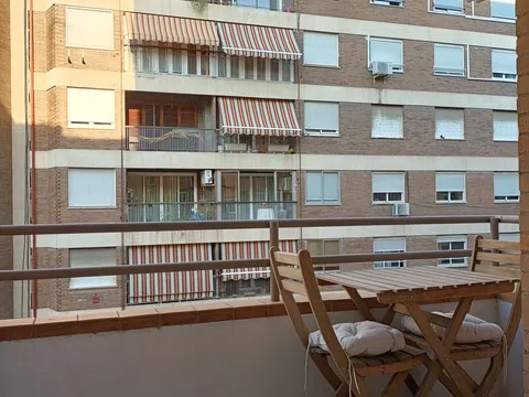 Piso en avenida de la Constitució, 7