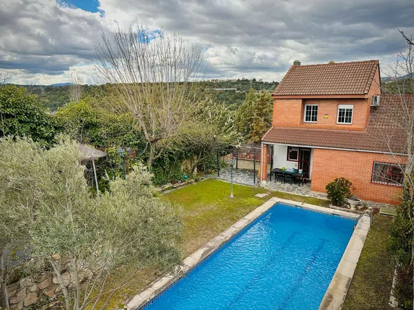 Chalet pareado en Barrio Las Matas- Peñascales