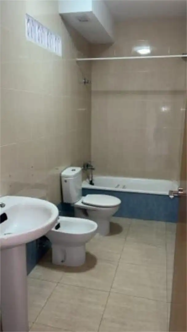 Piso en Junto instituto valle de leiva - Foto 4