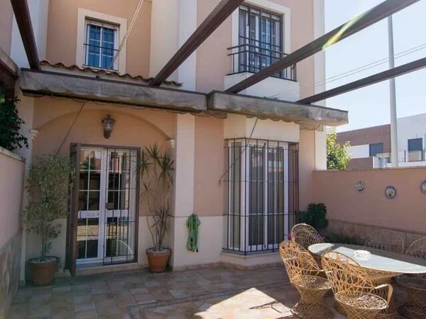 Chalet adosado en avenida Alonso Quijano, 12 - Foto 2