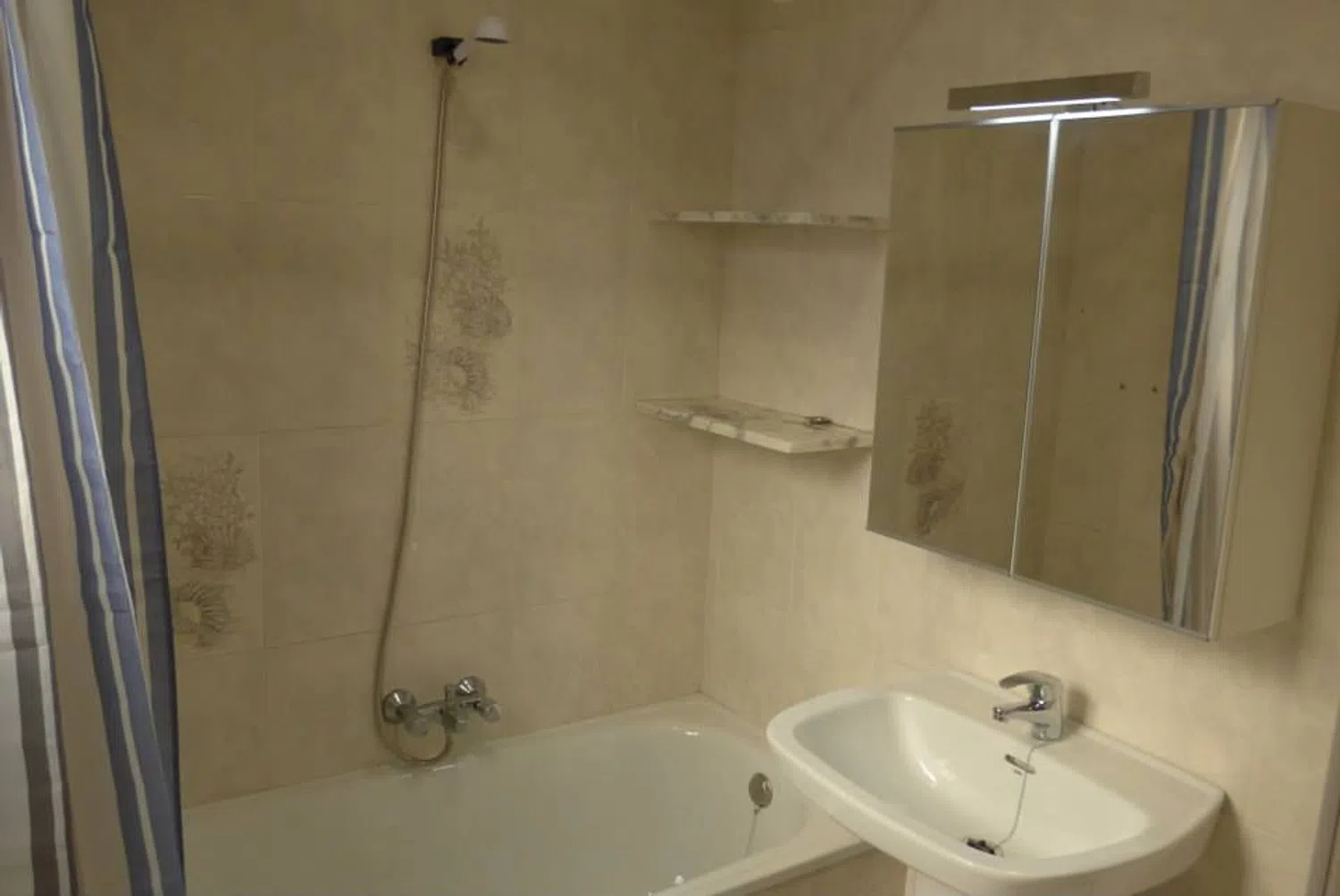 Piso en calle d'Agustina d'Aragó, 45 - Foto 11