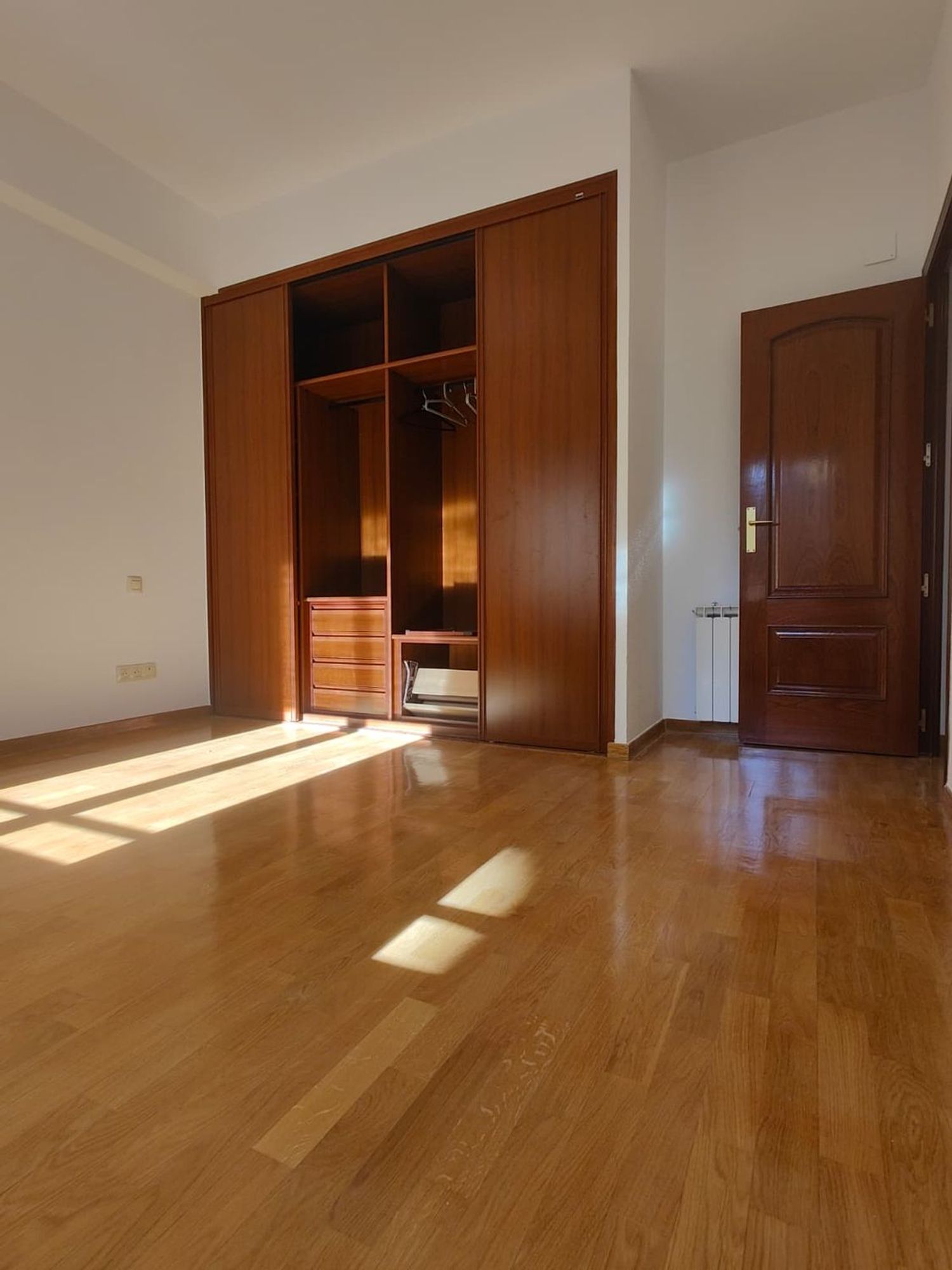 Piso en avenida de la Reina Victoria, 31