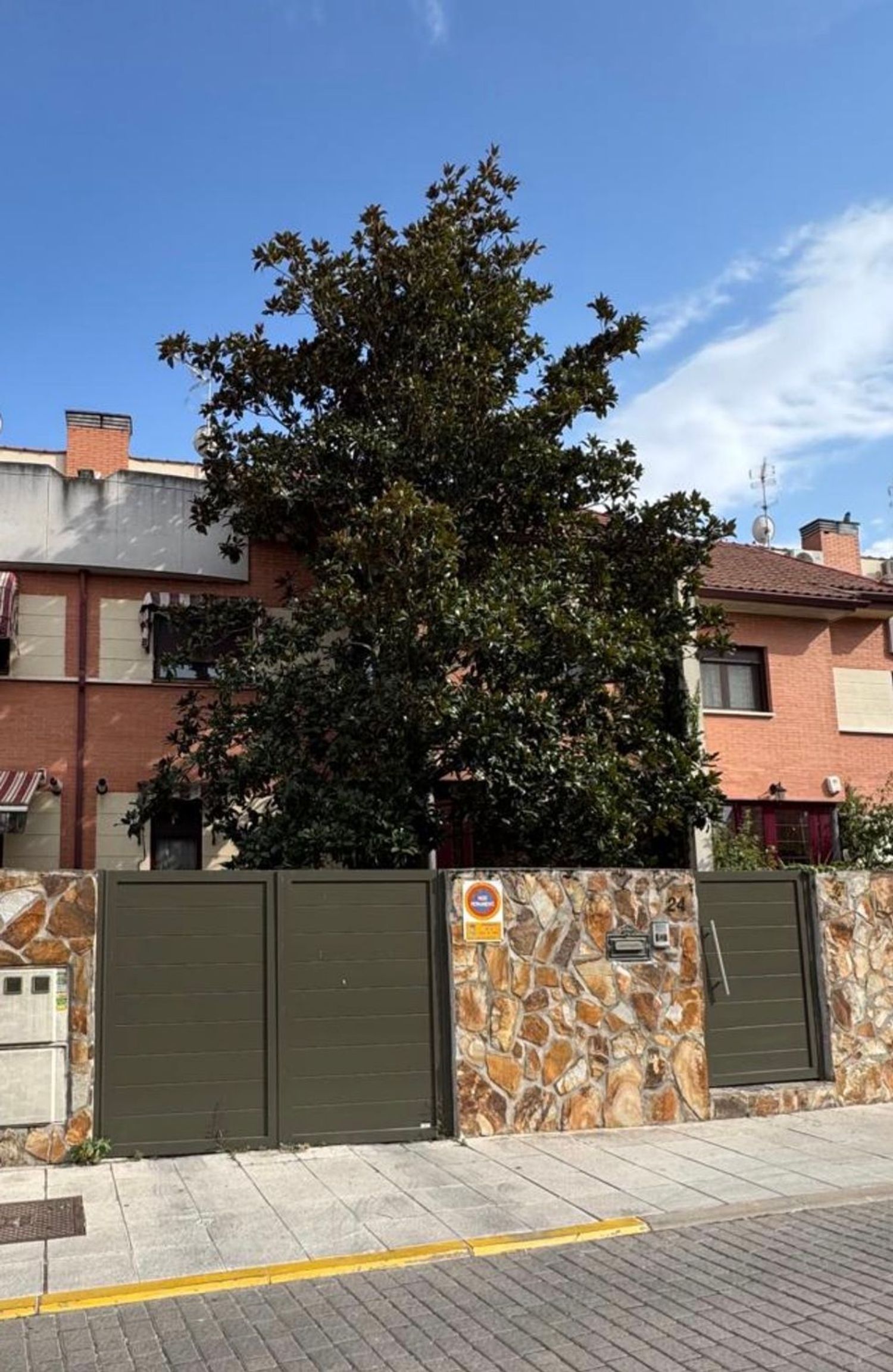Chalet adosado en Calle Laguna de Peñalara, 24 - Foto 1