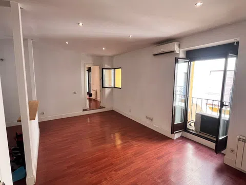 Piso en calle de la Magdalena, 29