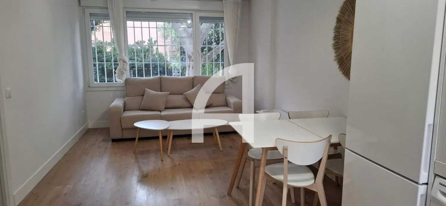 Piso en avenida de Menéndez Pelayo - Foto 2