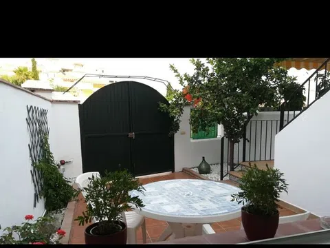 Piso en avenida Jábega, 19