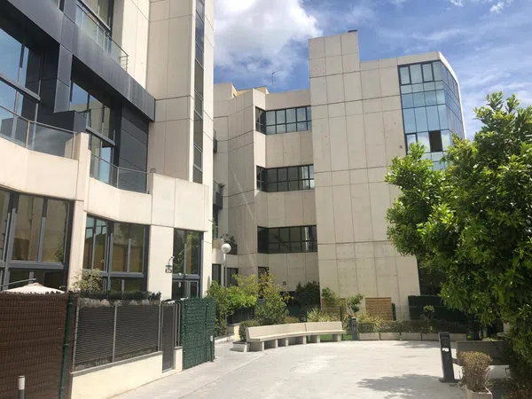 Estudio en calle de la Marathon, 6