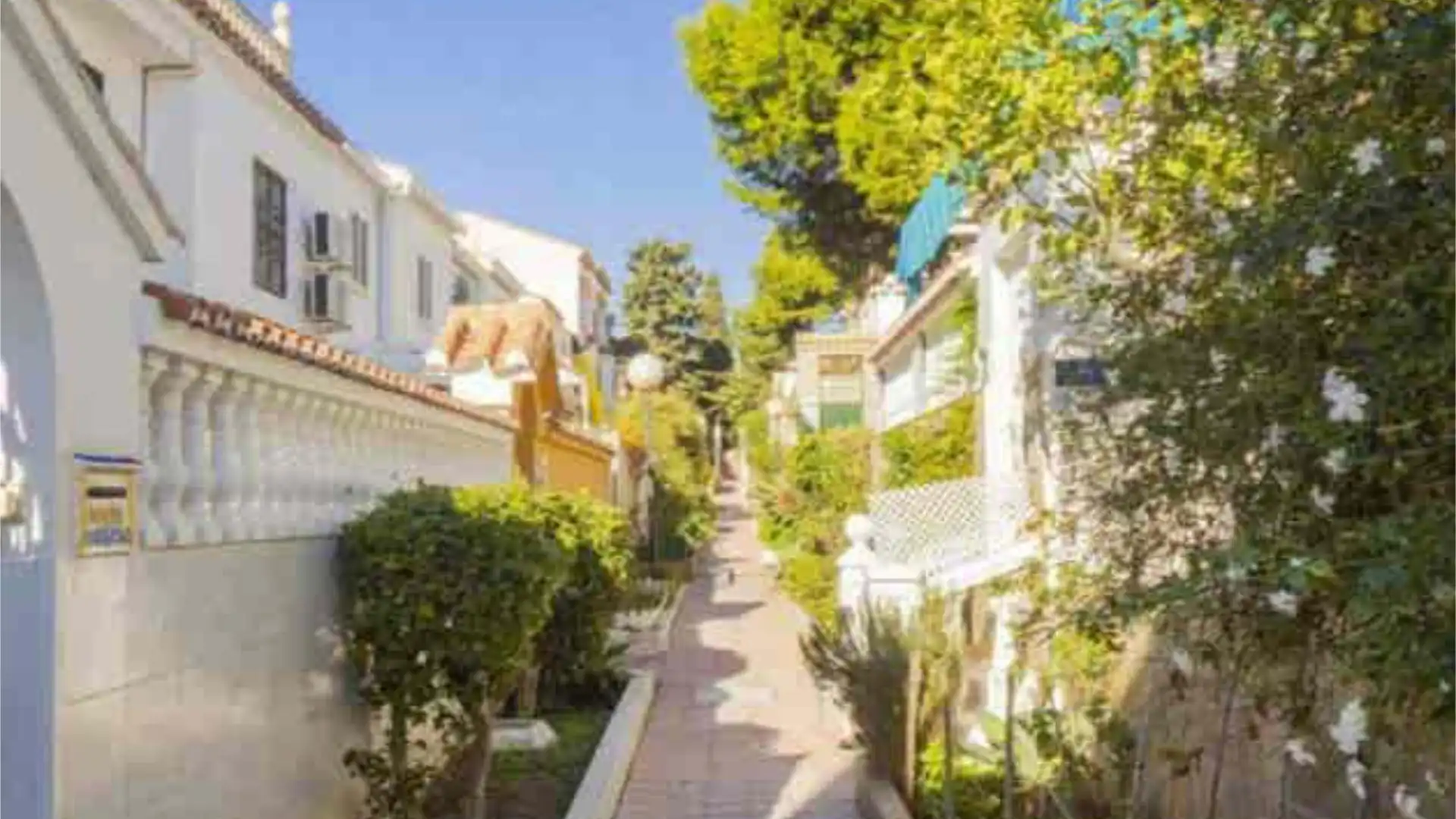 Casa adosada en Urbanización Balcón de Málaga - Foto 8