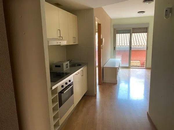 Piso en calle Cortes, 31