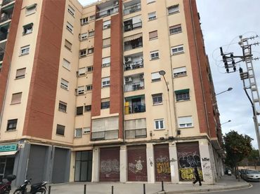 Local comercial en  Plaça del Poeta Salvador Rueda 9 - Foto 2