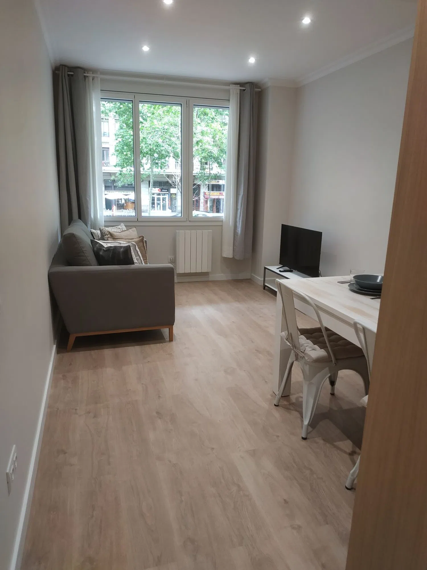 Estudio en Gran Via de les Corts Catalanes, 291 - Foto 2