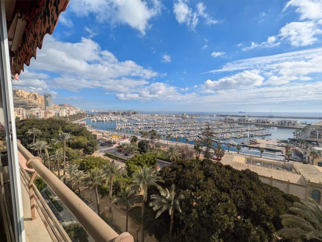 Piso en  Avenida de Ramón y Cajal 9 - Foto 1