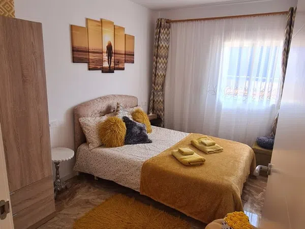 Estudio en calle Benilloba, 41